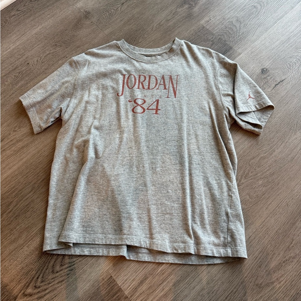 Jordan Heritage Women’s T-Shirt, Sz M, Dark Grey Heather/Dusty Peach